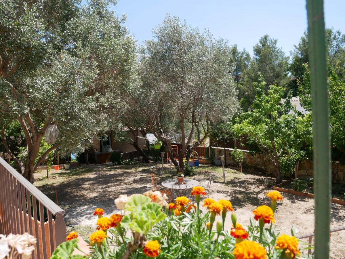 Nature Hostel La Ciotat Exterior photo